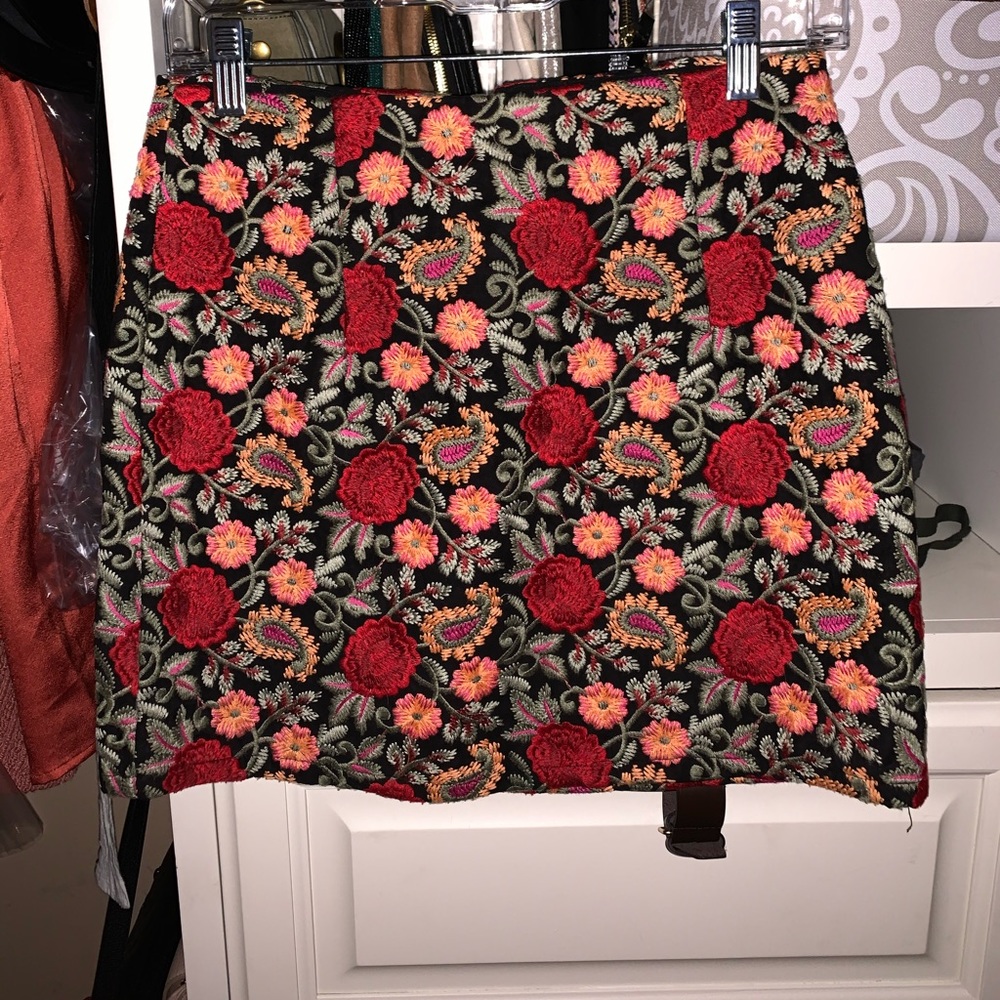 LF One Way Floral Skirt